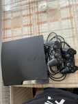 PS3 slim,250ГБ робоча з двома джостіками та проводами для підключення