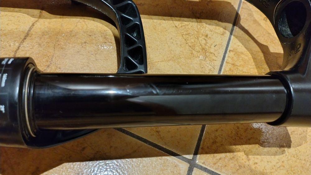 Amortyzator rowery Rock Shox Yari 160 RC 29 DebonAir