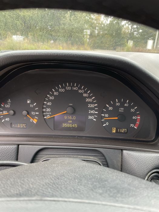 Продам мерседес 210 2.8 газ бензин в отличном состоянии