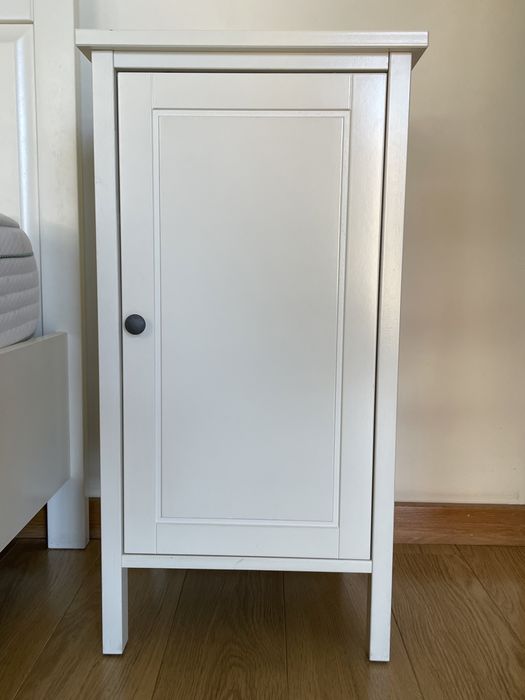 Mesa de cabeceira Ikea