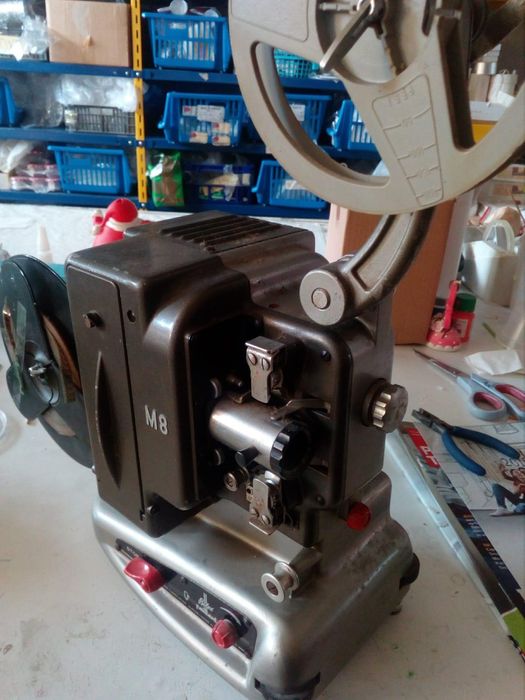 Máquinas .de Filmar e Progetar