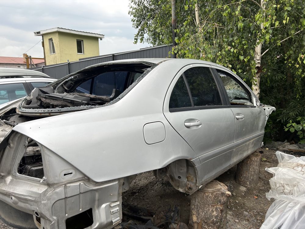 Mercedes C203 кузов