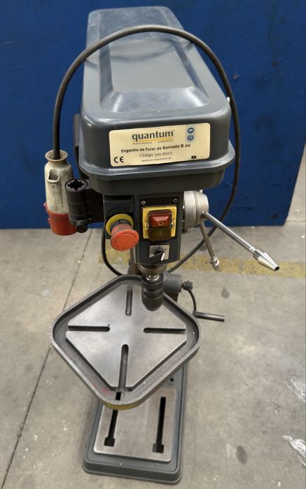 Engenho de furar de coluna Quantum