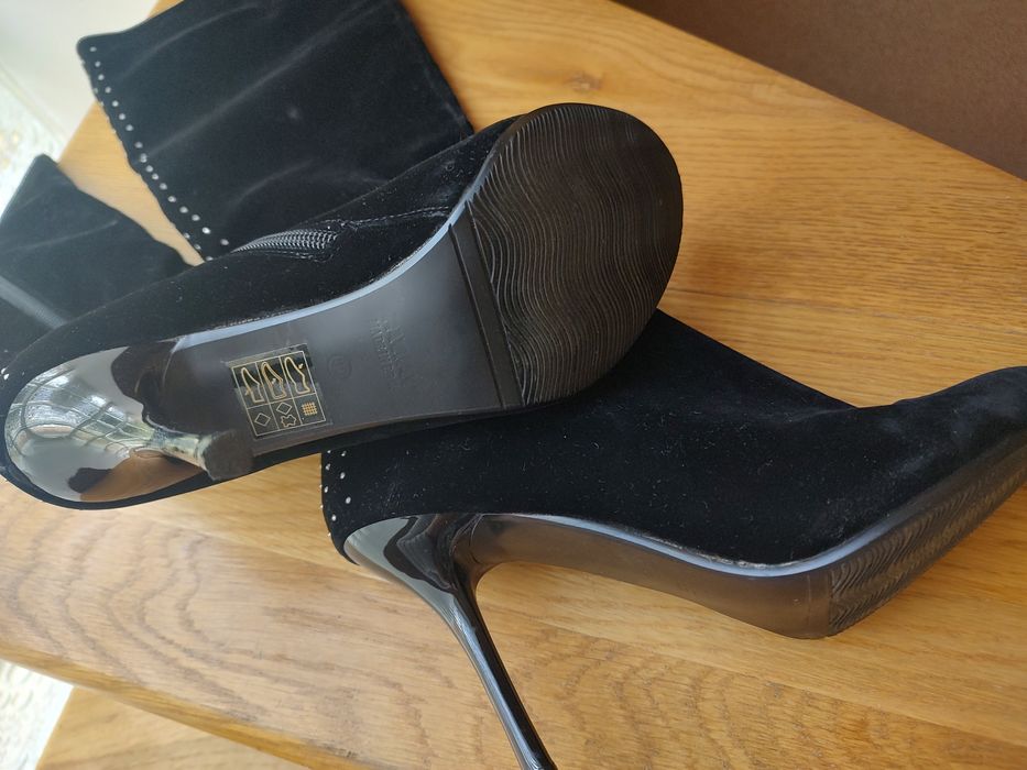 Чоботи жіночі нові