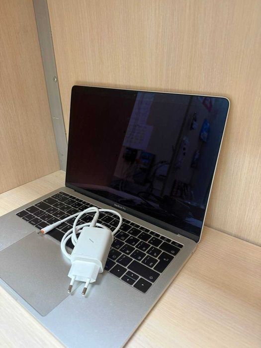 Ноутбук Apple MacBook Pro 13 A-1708