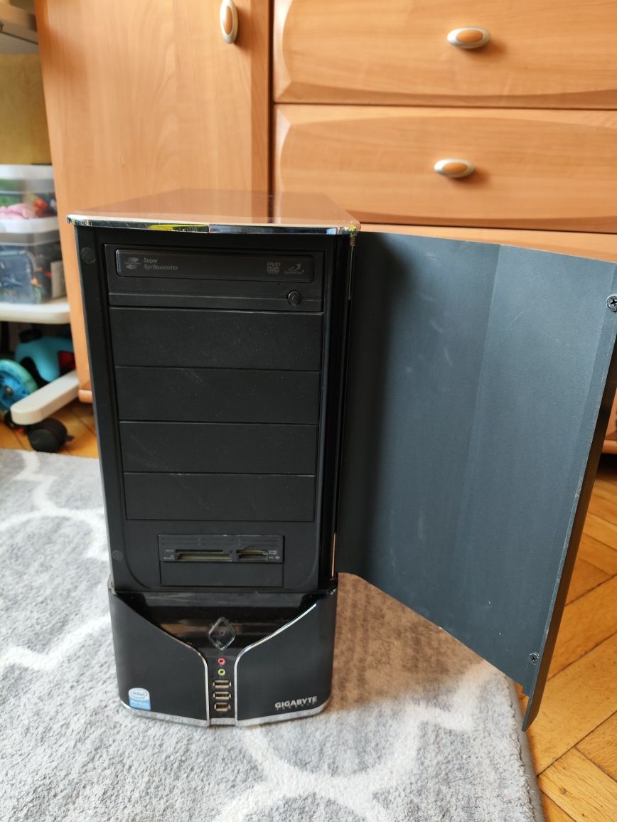 Komputer GIGABYTE GA-EP31-DS3L + Intel E5200+500GB+GT9600+Poseidon 310