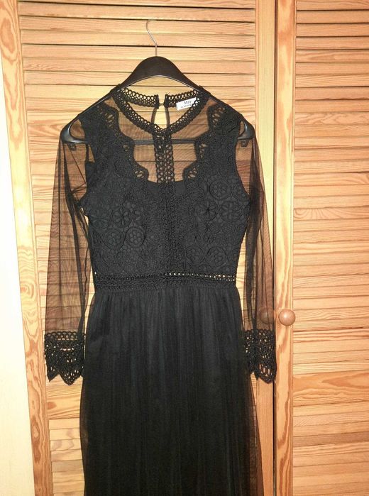 Sukienka czarna koktajlowa