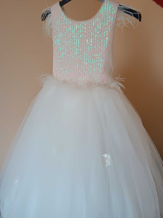 Пишна біла сукня з пір'ям miss helina 128-134 розмір