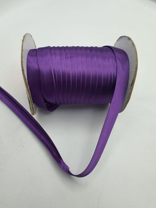 Lamówka zaprasowana atłas kupon 10 m.fiolet