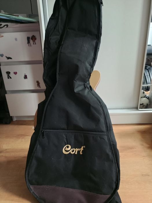 Gitara elektroakustyczna Cort + zestaw akcesoriów