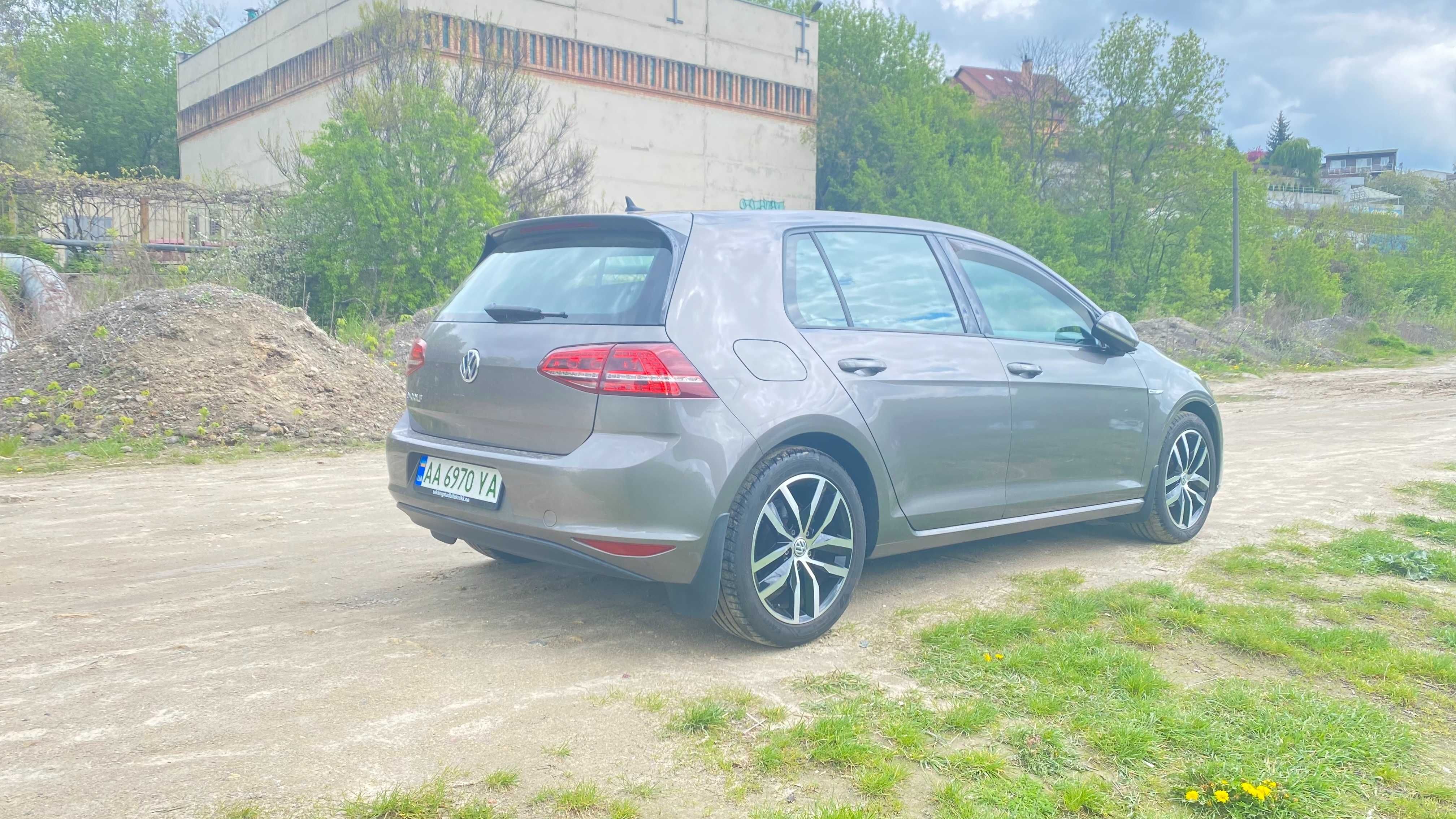 В наявності 2015 Volkswagen e-Golf Київ