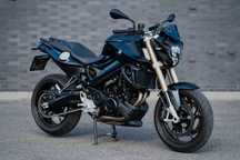BMW F BMW F800R 2016 - kufer GIVI, wydech ARROW, niski przebieg, FILM