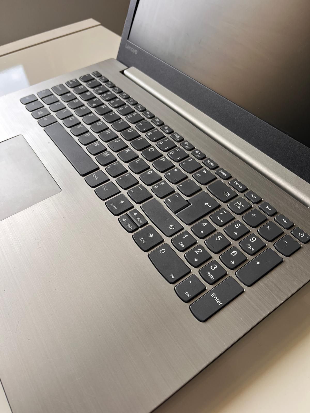 Portátil Lenovo IdeaPad 330-15IKB