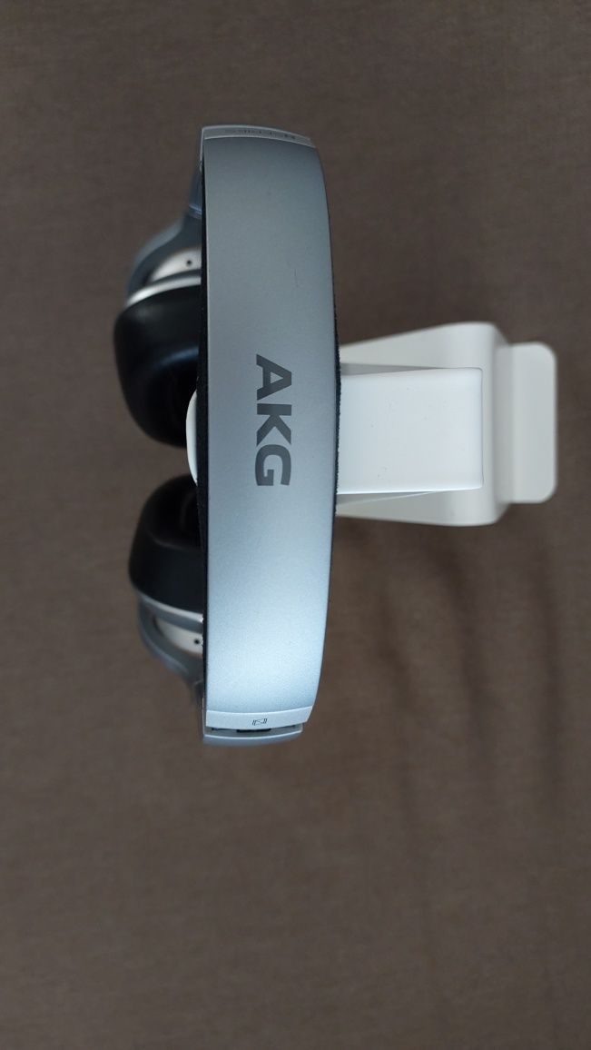 AKG N700 headphones