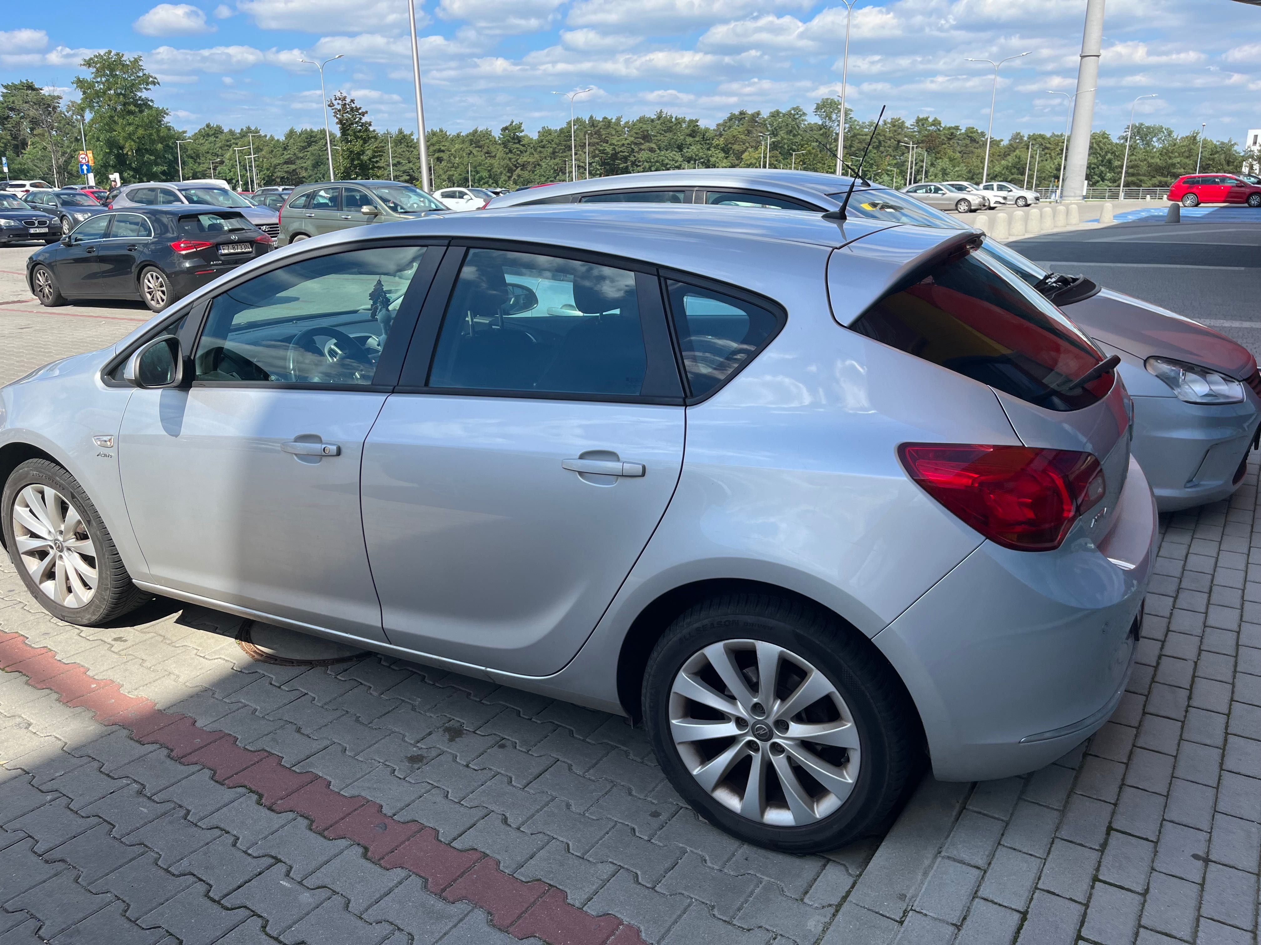 Opel Astra J w bardzo dobrym stanie !