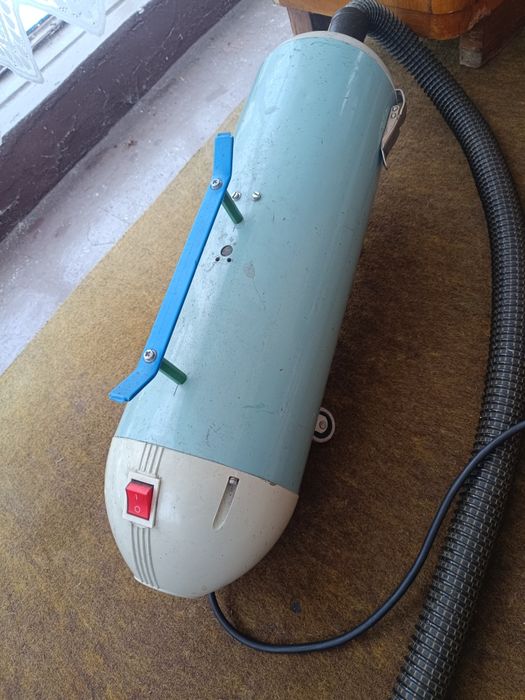 Odkurzacz PRL Zelmer działa.