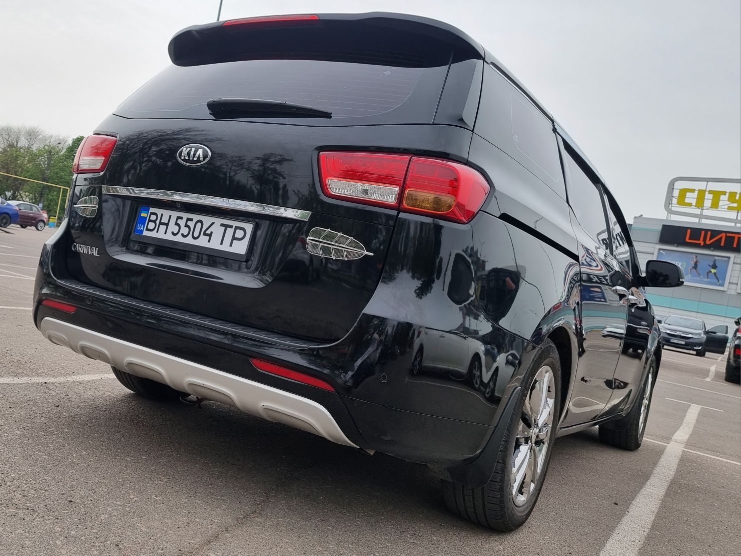 Продам KIA carnival