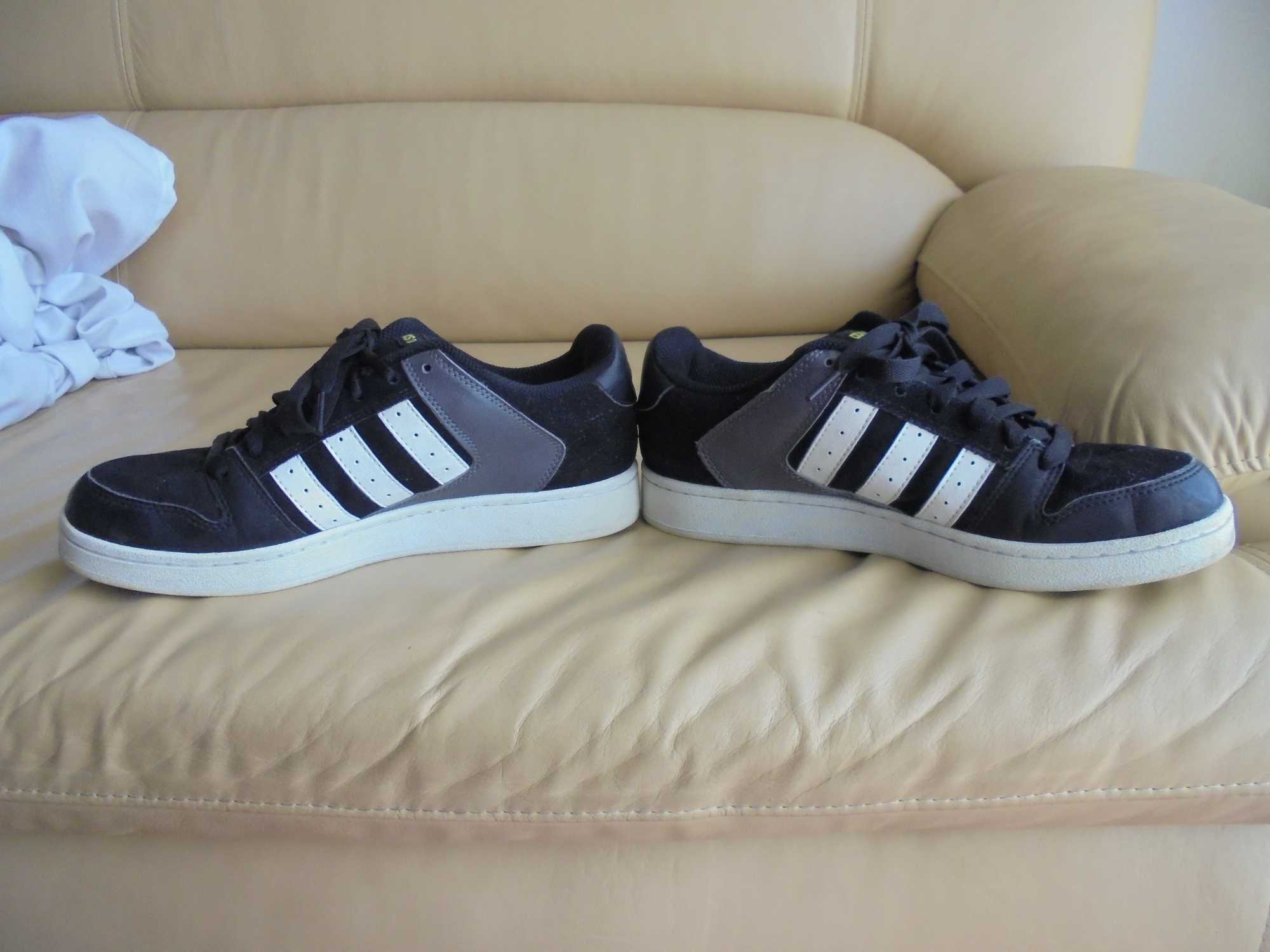 sapatilhas de homem da marca adidas