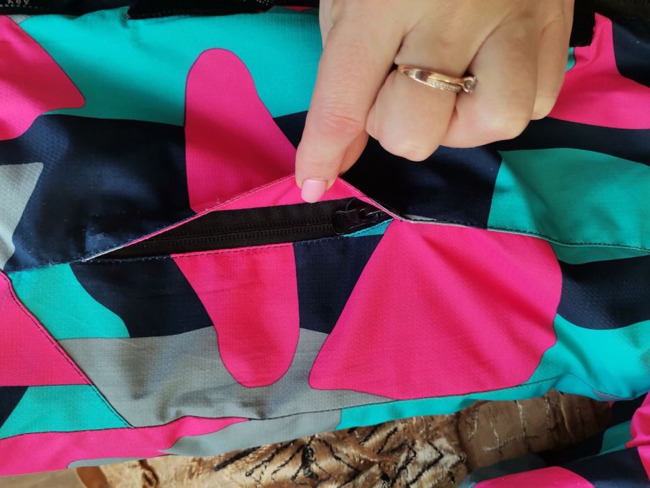 Тепла  куртка на дівчинку