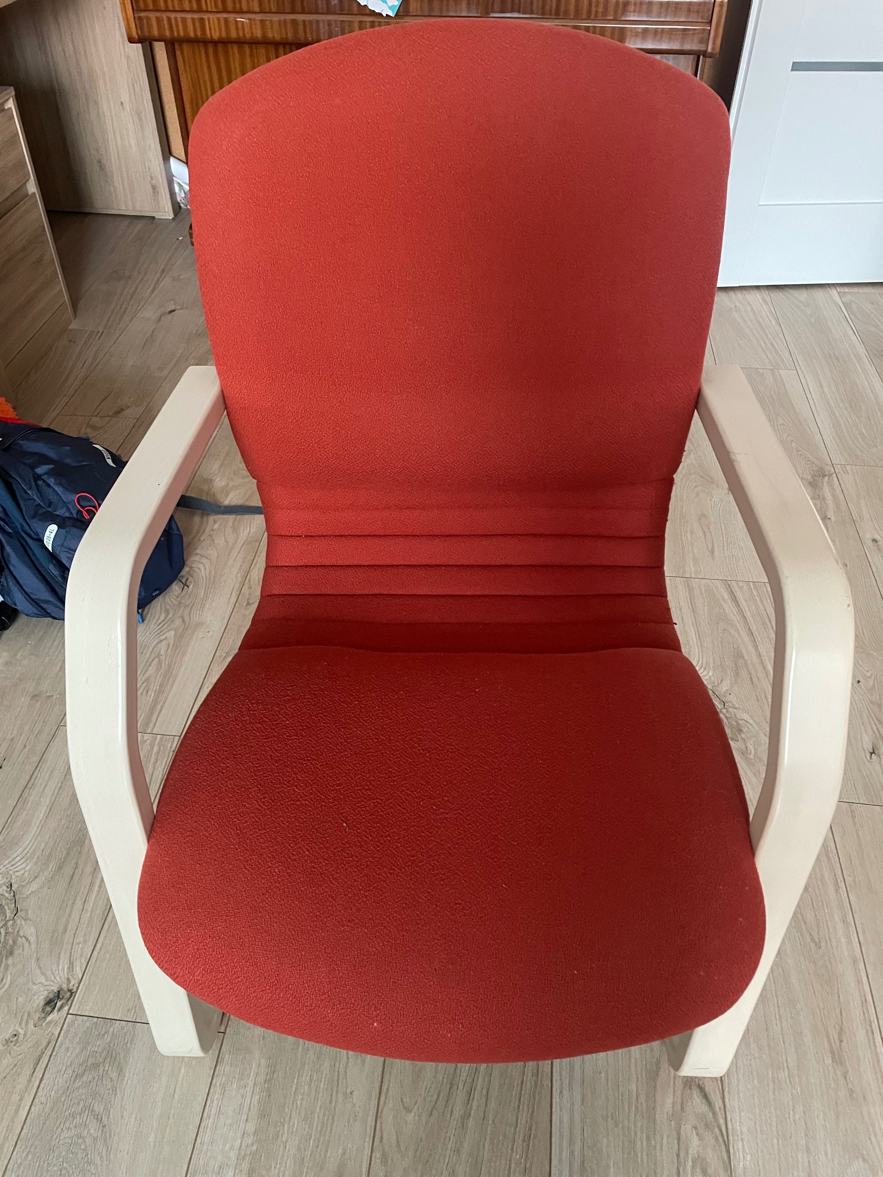 Fotel wypoczynkowy czerwony