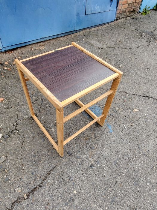 Журнальный столик