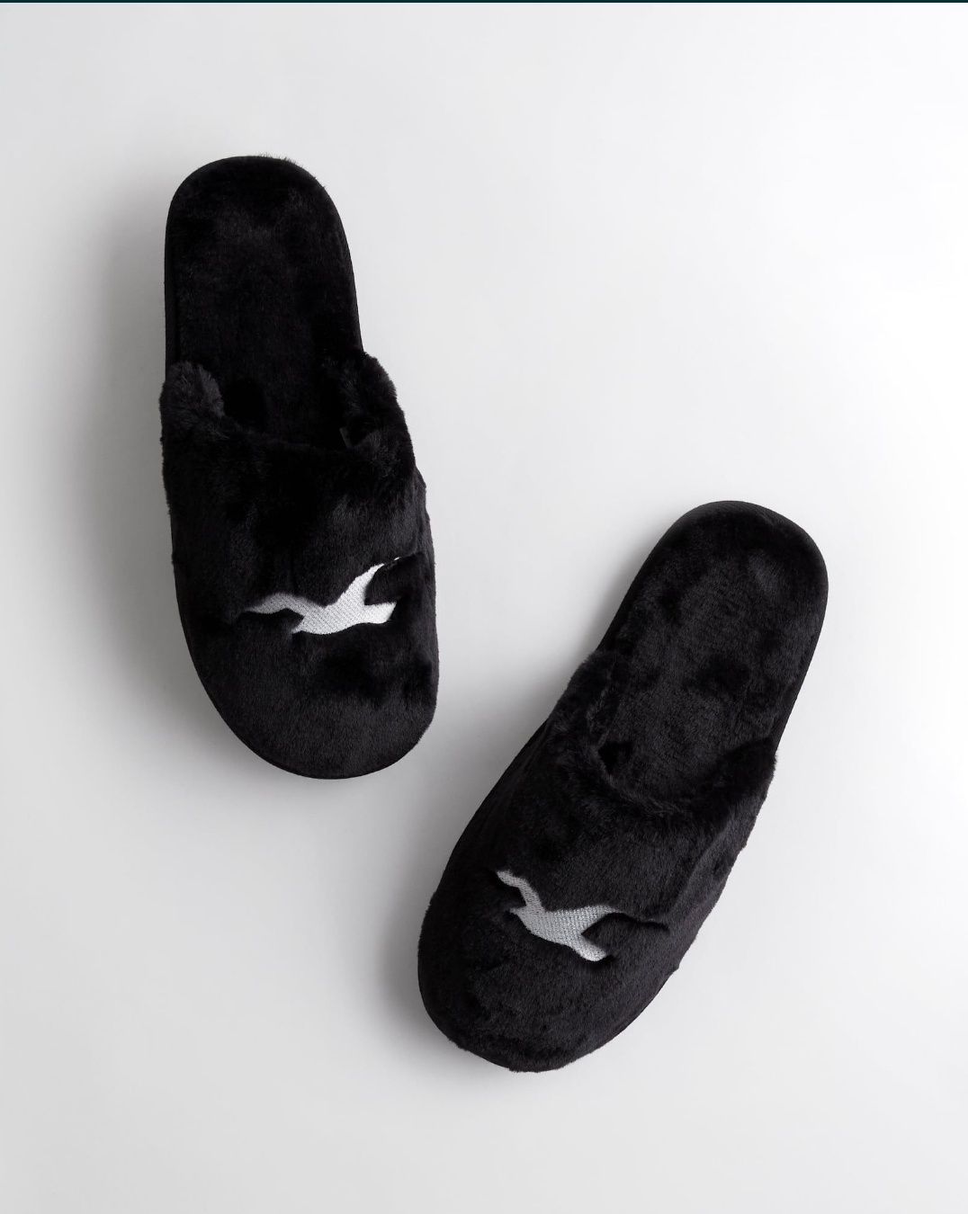 Kapcie z futrem Hollister S 41 42 by Abercrombie 41-42