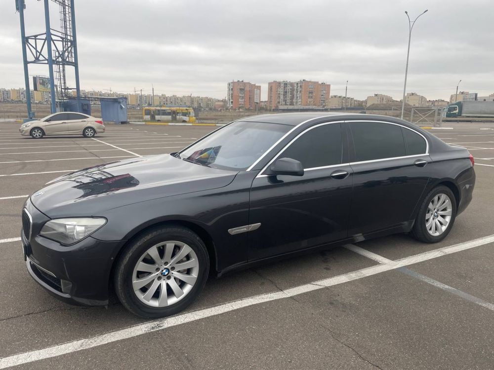 Продам аатомобиль BMW