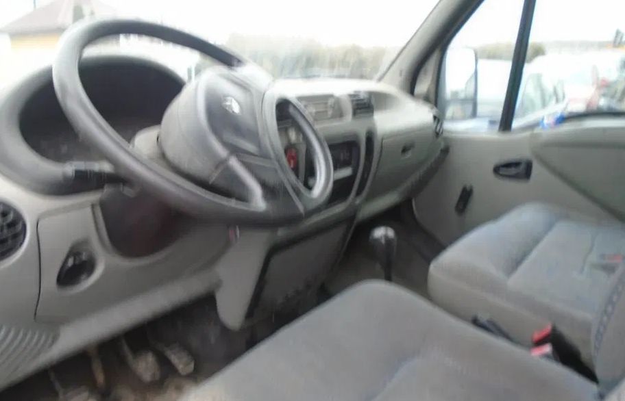 Разборка Renault Master 2 2,2dci (Рено Мастер2) Запчасти Бампер Форсун