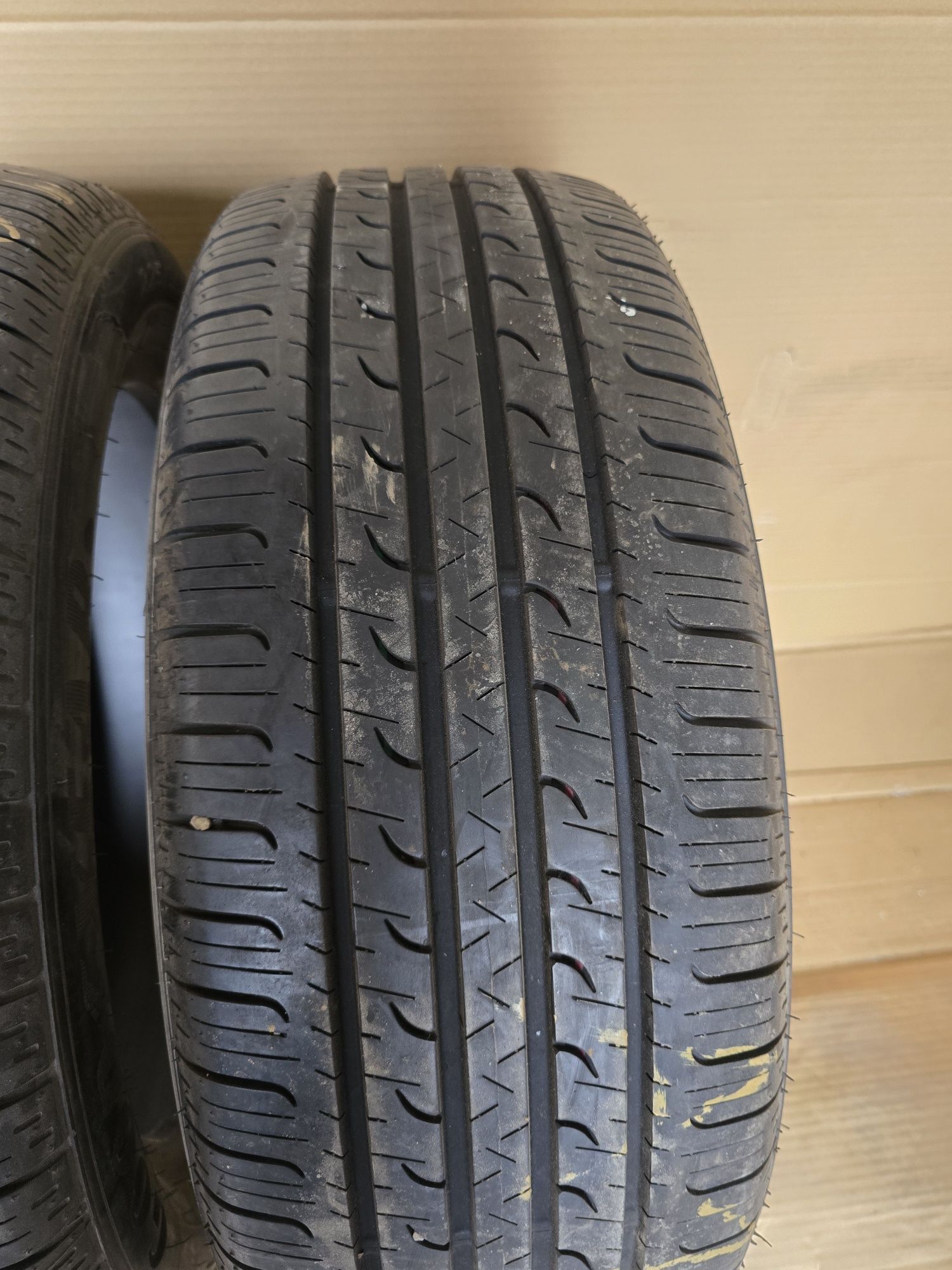 Para opon 2 szt 225/55 R19 99V GoodYear EfficientGrip SUV 4X4