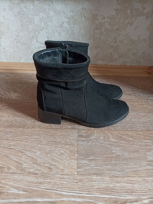 Жіночі зимові черевики з натуральної замші