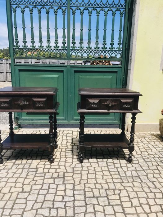 Mesas de cabeceira em madeira