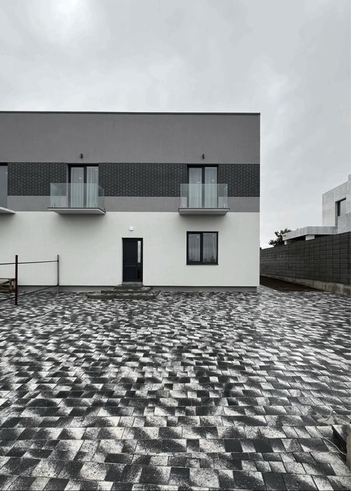 Котедж на Щасливому з великою ділянкою 4.7 сотки!