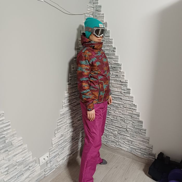 Лижний  модний костюм  розмір М  дуже класний