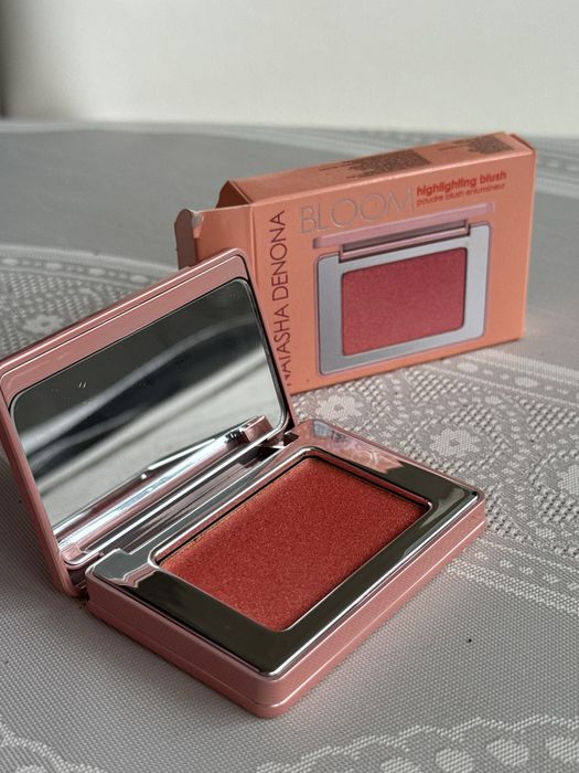 Natasha Denona румʼяна