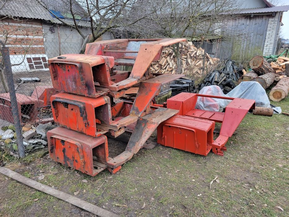 Продам запчастини до трактора т25