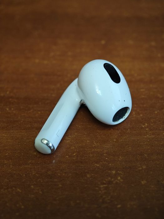 Найден наушник Apple AirPods ( левый )