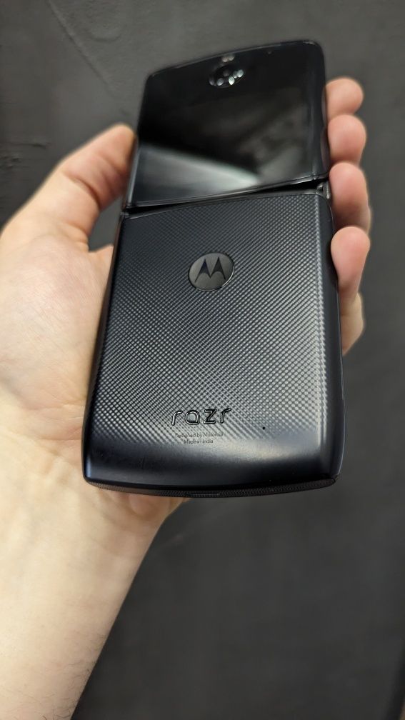 Розкладний  Motorola razr 2019 6/128GB Вау ефект