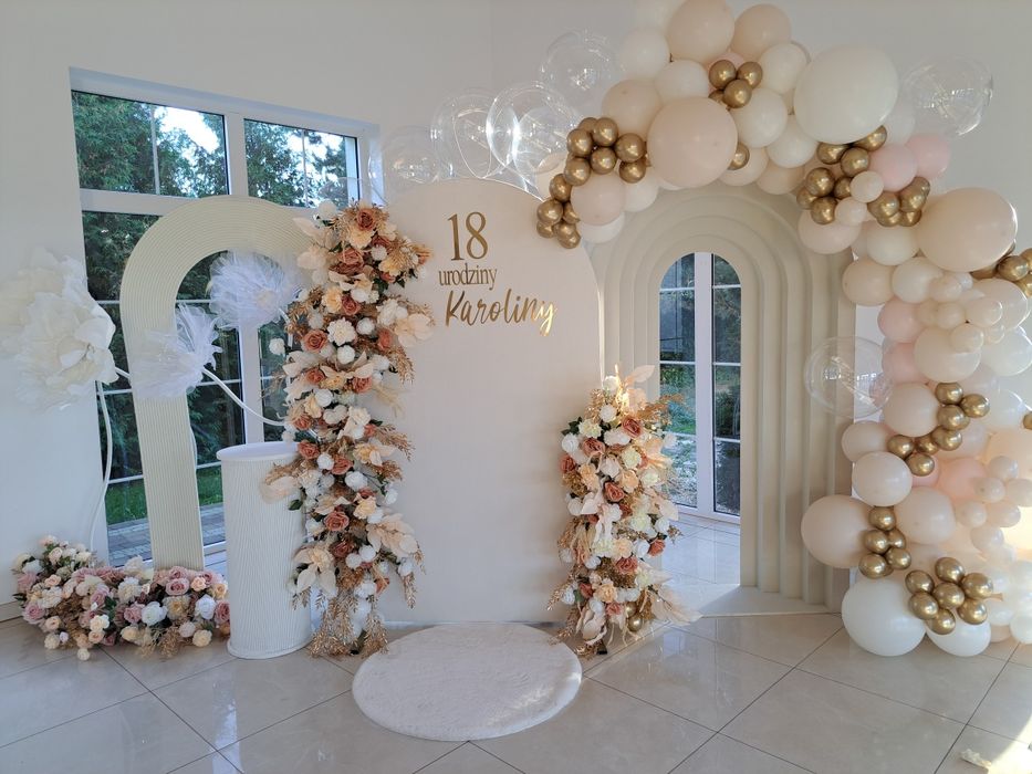 Dekoracja balonowa postumenty stojaki kokarda motyle ścianka  komunia