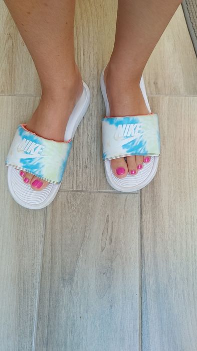 Nike. Bardzo wygodne klapki. Toz. 39