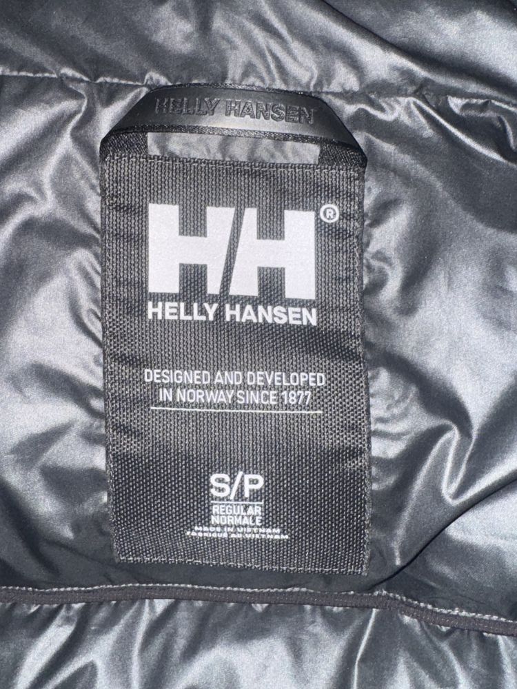 Kurtka puchowa Helly Hansen czarna matowa