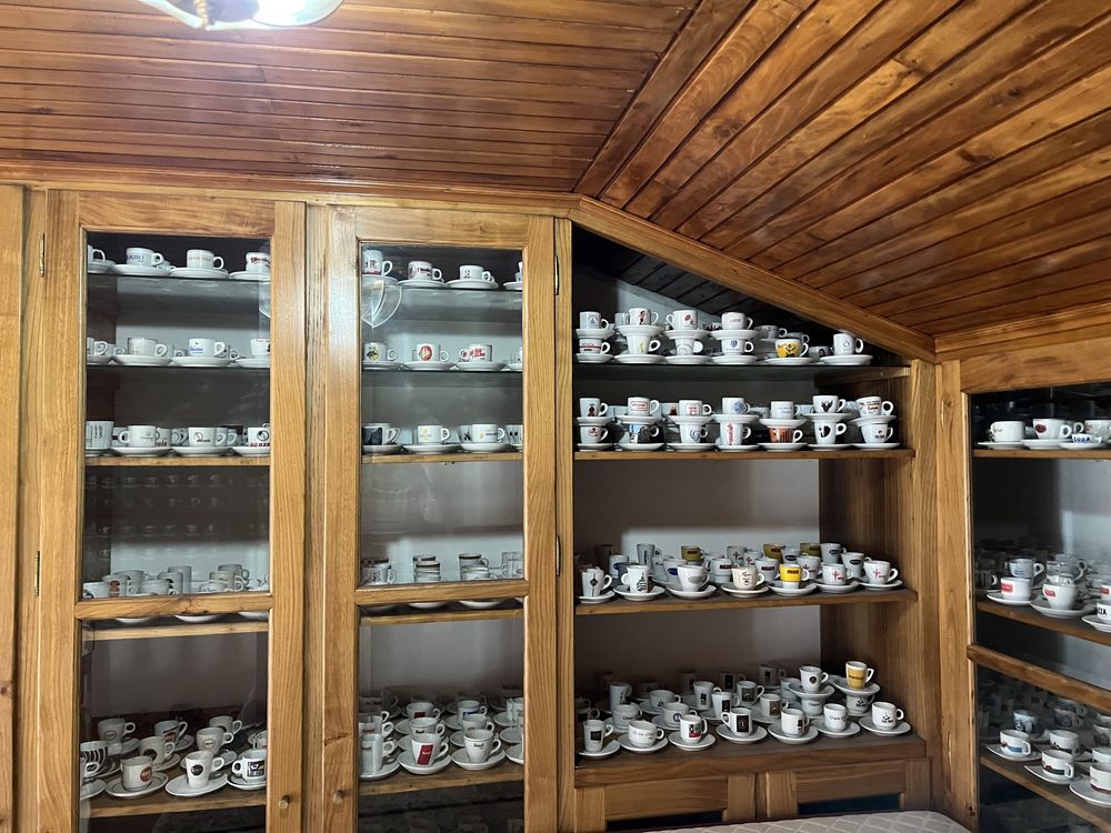 Coleção de 1255 Chavenas de Café