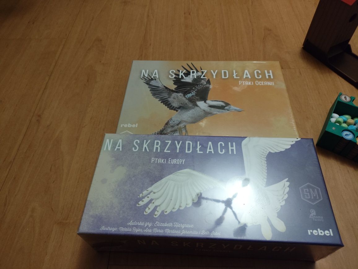 Na skrzydłach dwa dodatki FOLIA