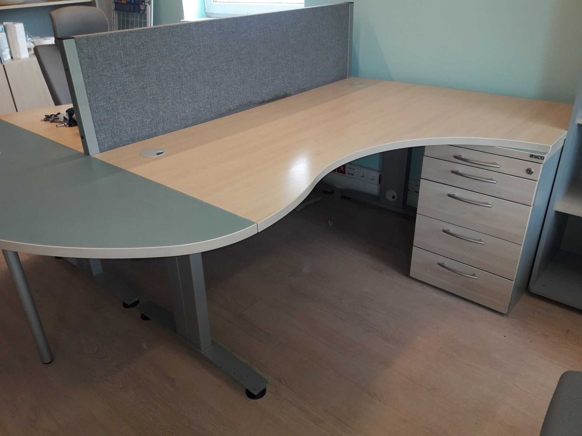 biurko narożne z kontenerem 120 x 160 cm - pracownicze i gabinetowe