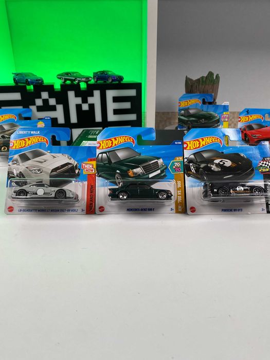 Машинки Ferrari Hot Wheels Хот Вілс Ферарі Оригінальні БМВ Мерседес