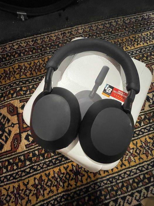 Auscultadores headphones Sony WH-1000XM5 (como novos)