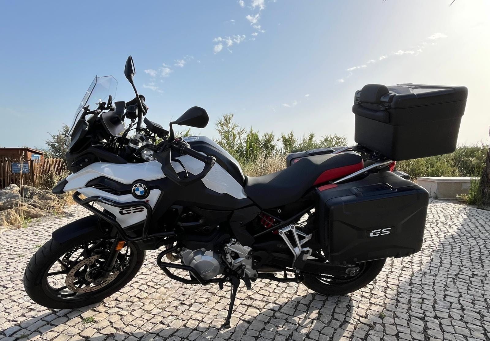 BMW F 750GS // Capacete + Casaco