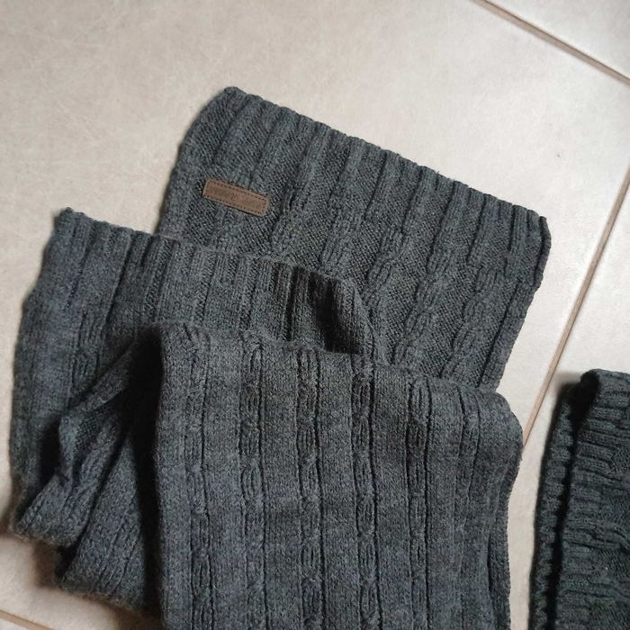 Шапка и шарф серые