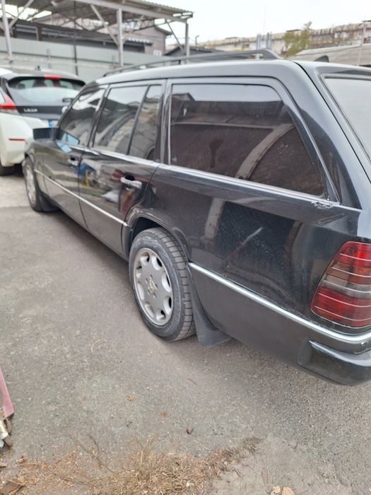 Мерседес е200 124