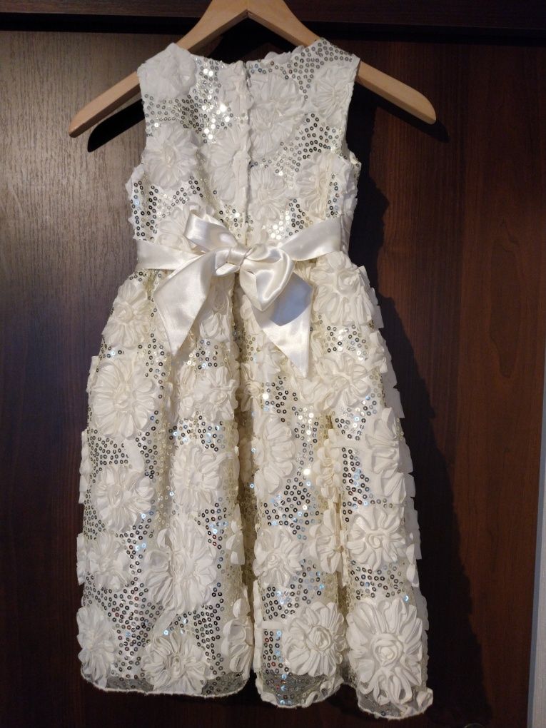 Sukienka na wesele lub bal karnawałowy