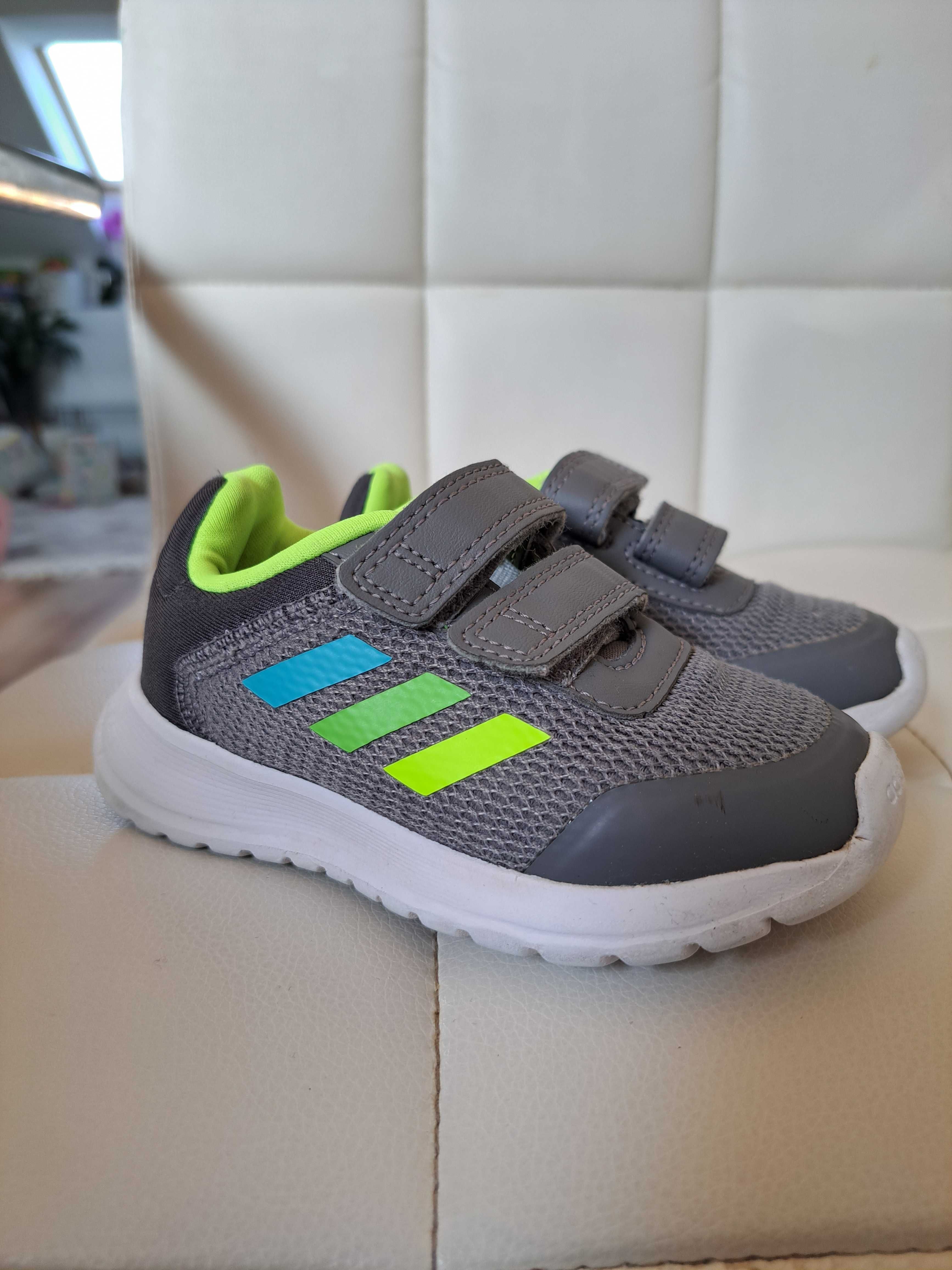 Buty chłopięce adidas rozmiar 22